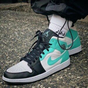 Nike Air Jordan 1 Mid “Tropical Twist” / “Island Green” size 9.5